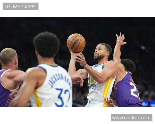 科尔赞库里神奇进球难以判罚展现篮球魅力与技巧